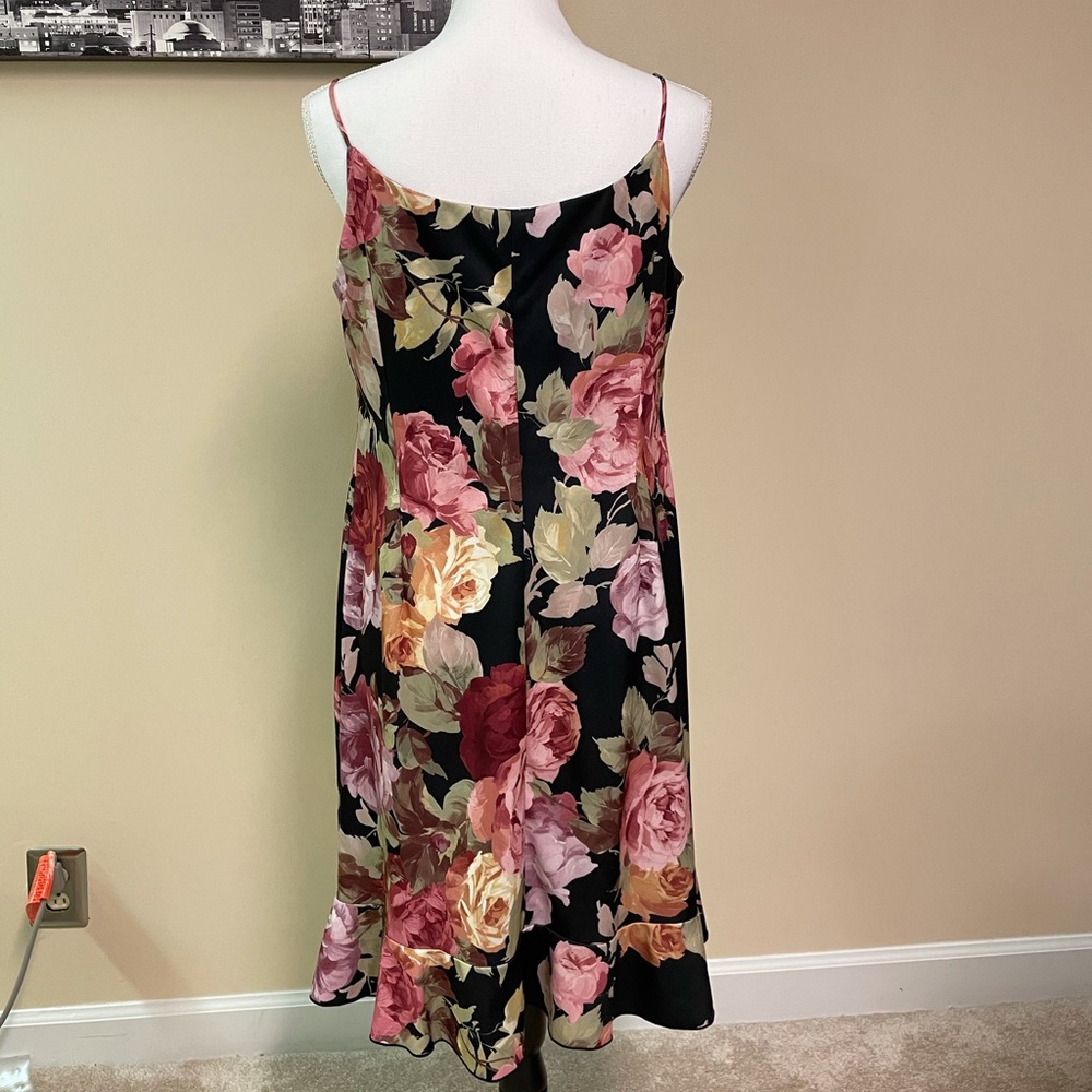 Floral Sundress 🌺 - Picture 2 of 5
